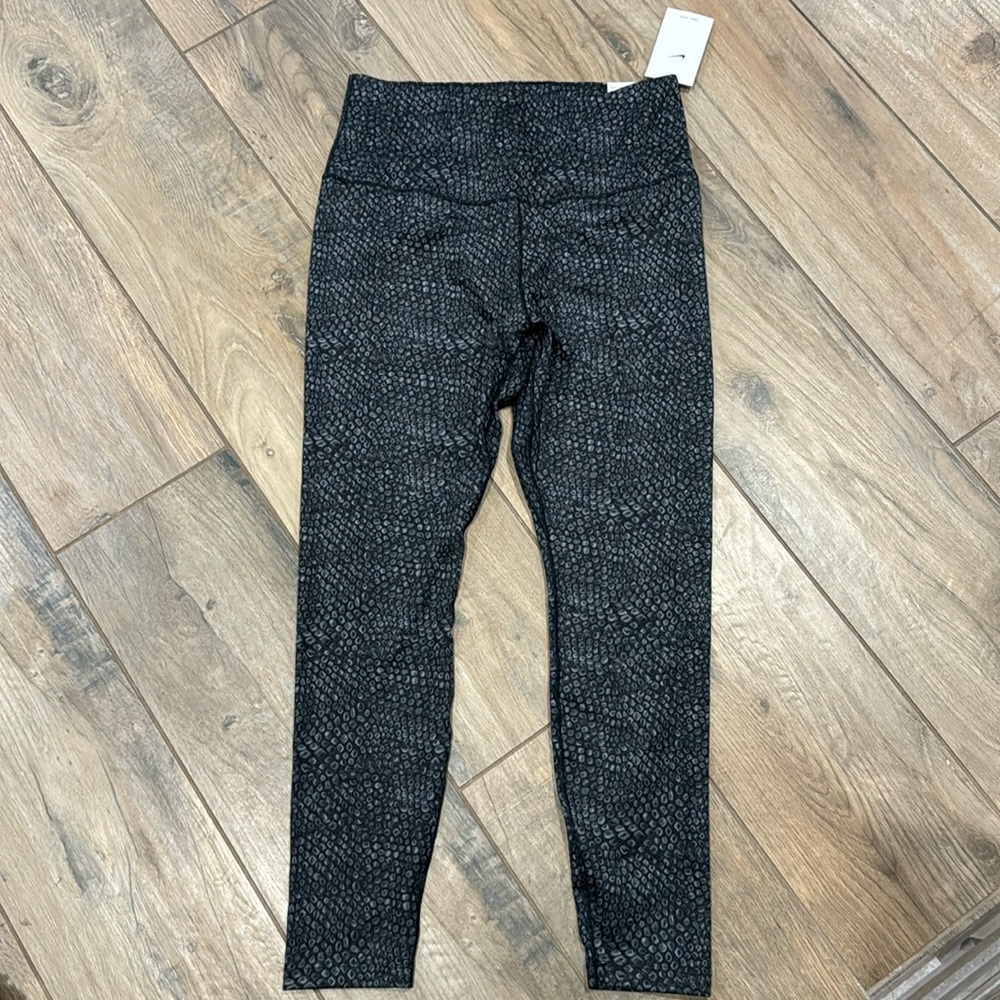 NWT Nike 7/8 pant
